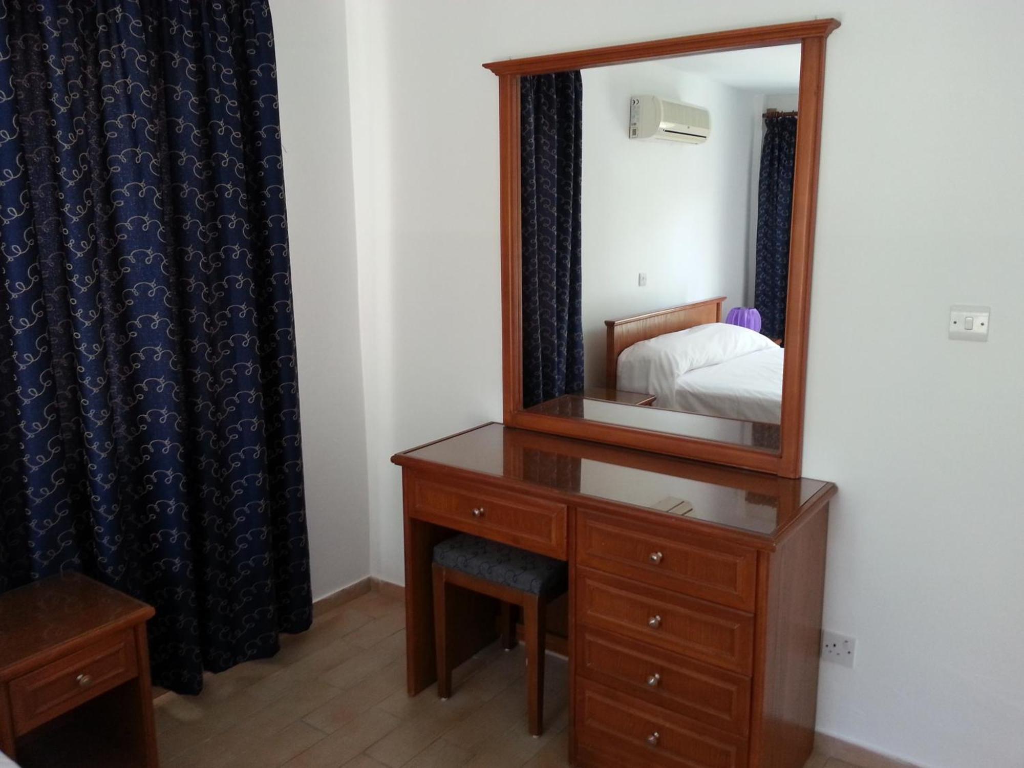 Pelides Apartments Larnaca Chambre photo
