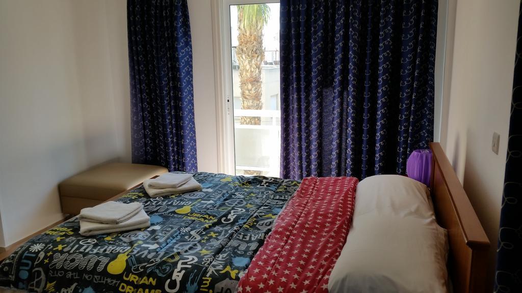 Pelides Apartments Larnaca Chambre photo