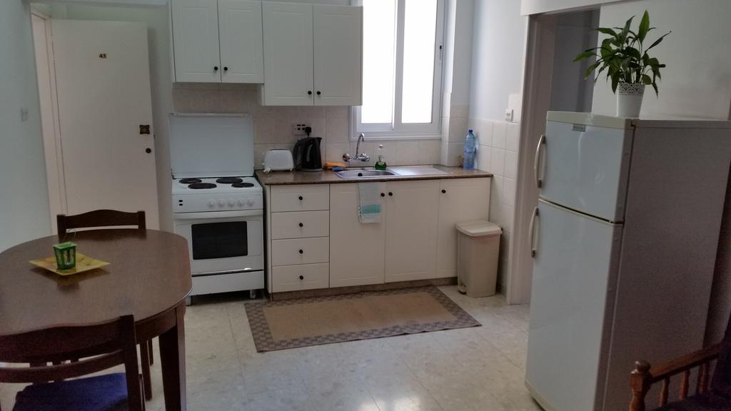 Pelides Apartments Larnaca Chambre photo