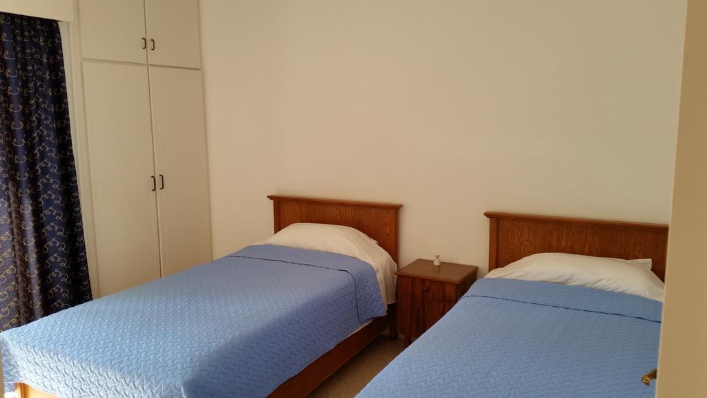 Pelides Apartments Larnaca Chambre photo